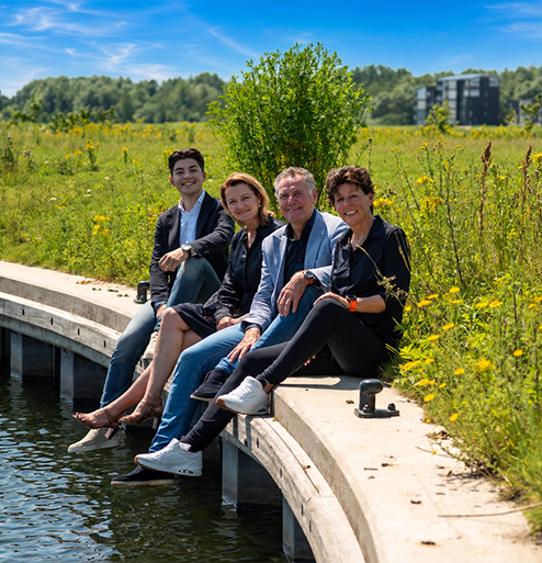 team van Doornbos zittend langs de kant